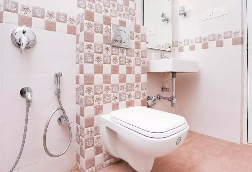 ホテル Treebo C Plaza