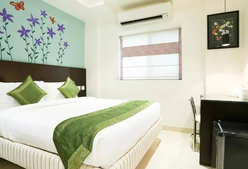 ホテル Treebo C Plaza