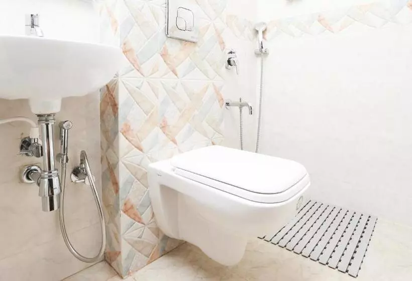 ホテル Treebo C Plaza