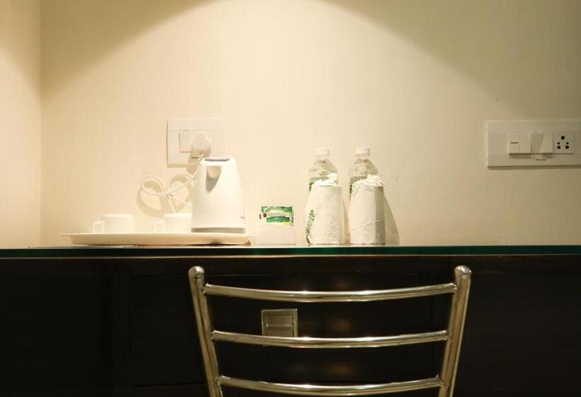 Hotel Treebo C Plaza