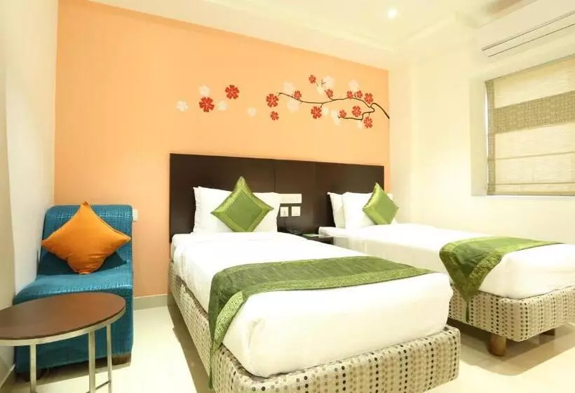 ホテル Treebo C Plaza