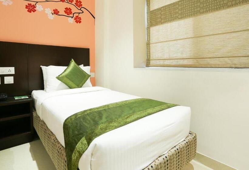 Hotel Treebo C Plaza