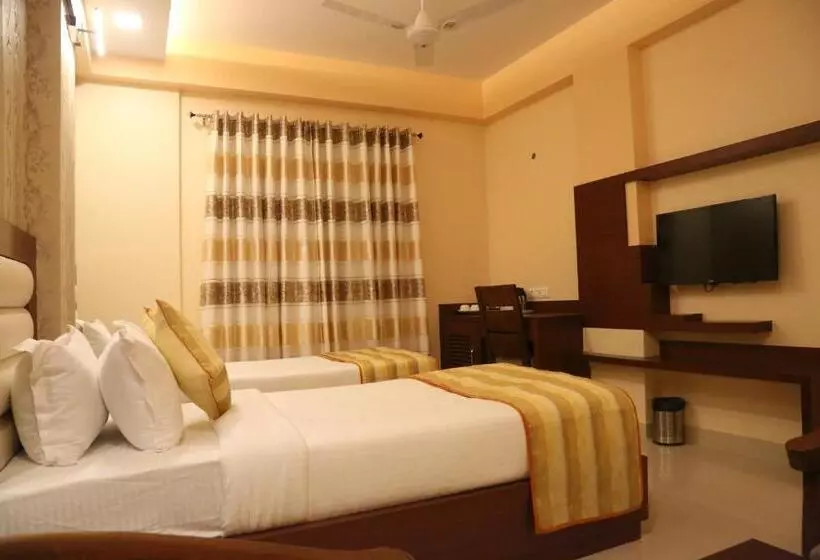 هتل Varanasi Inn
