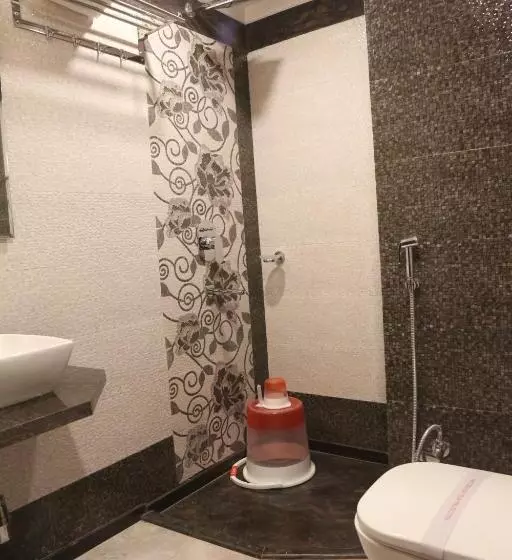هتل Varanasi Inn