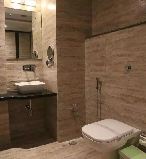 هتل Varanasi Inn