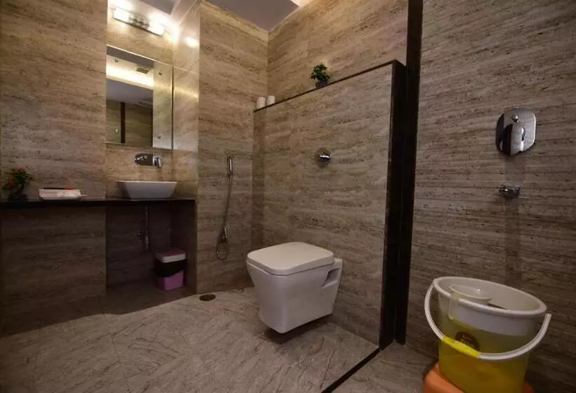 هتل Varanasi Inn