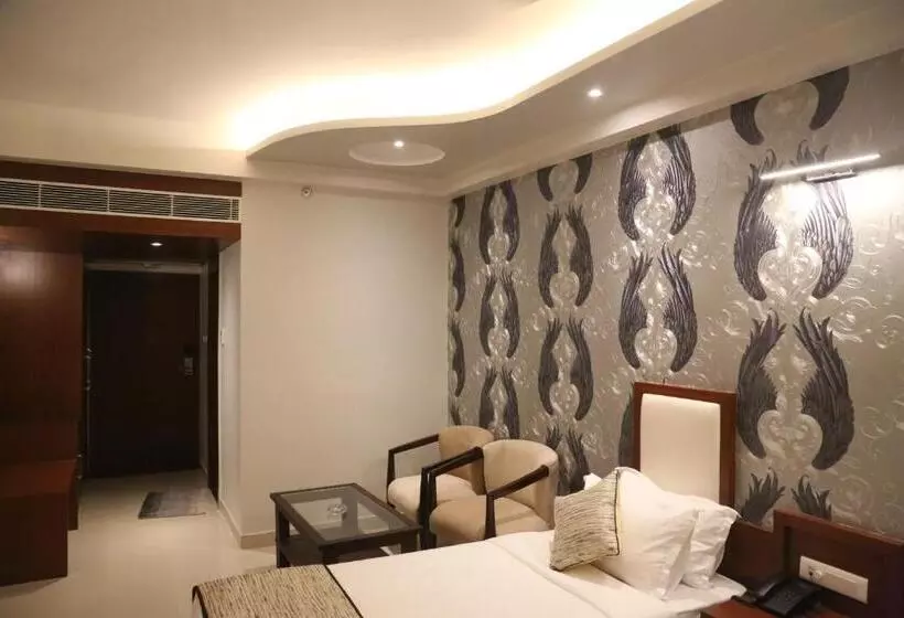 هتل Varanasi Inn