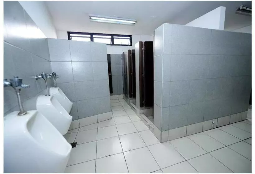 هاستل Monchere Dormitory