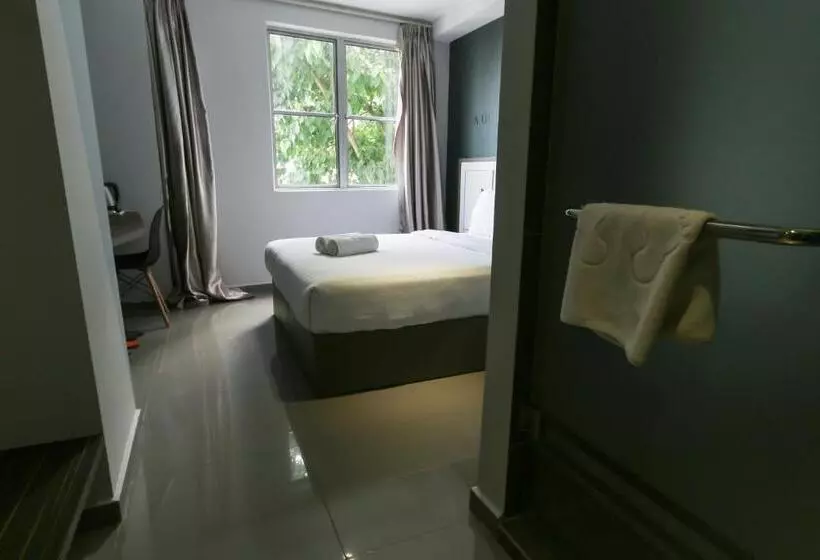 هتل 99 Kota Kemuning