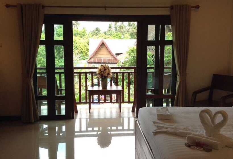 酒店 Oh Amphawa Boutique Resort