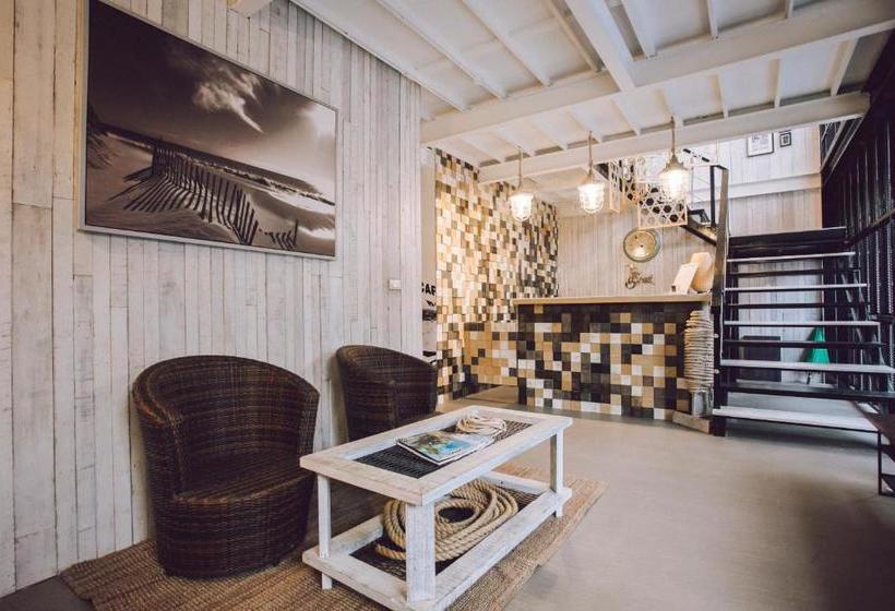 The Street Hostel Koh Lipe