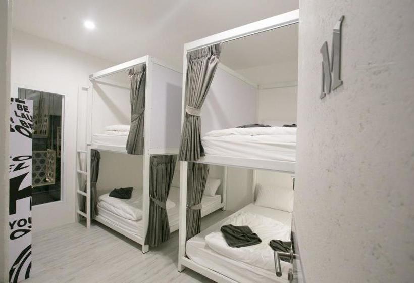 The Street Hostel Koh Lipe