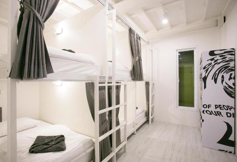 The Street Hostel Koh Lipe