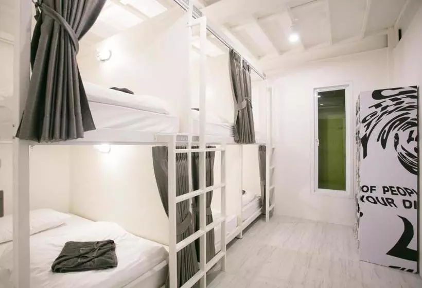 The Street Hostel Koh Lipe
