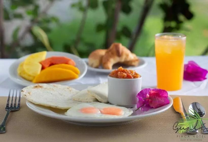 Finca Hotel Guali Santafe