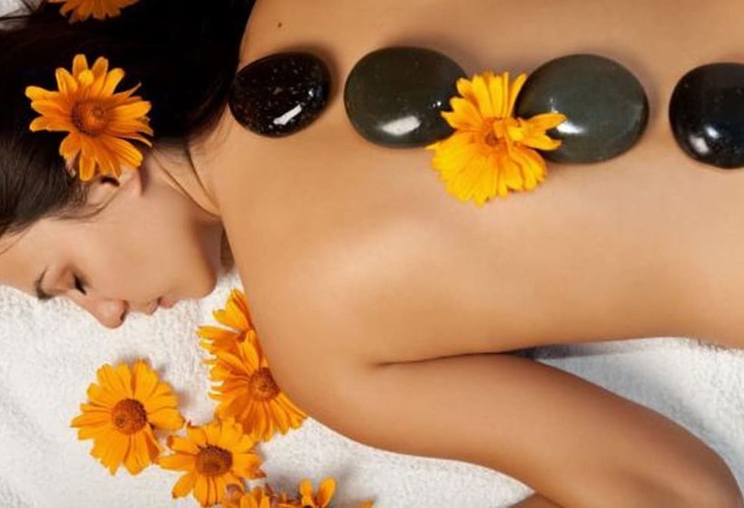 هتل Arenal History Inn