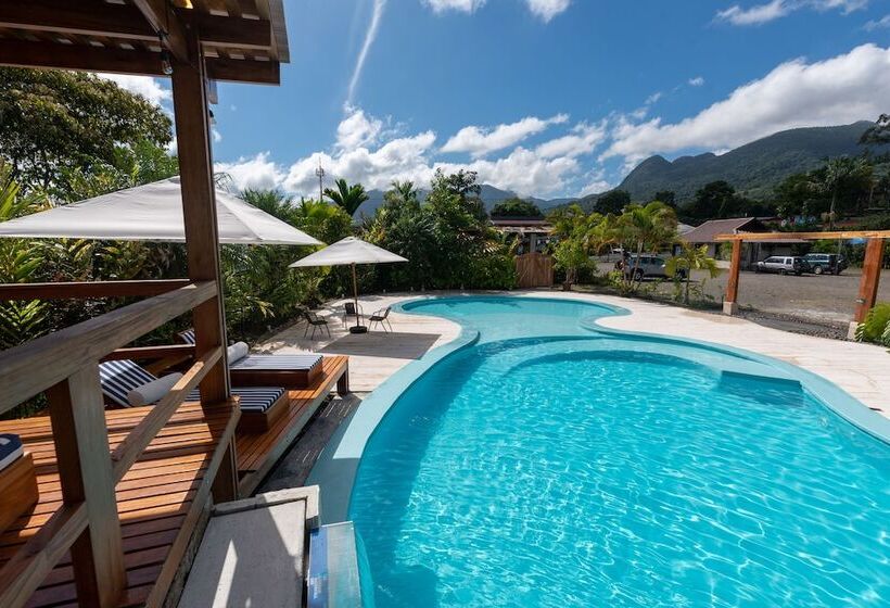 هتل Arenal History Inn