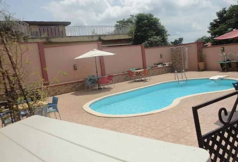 Caesar S Court Hotel And Suites