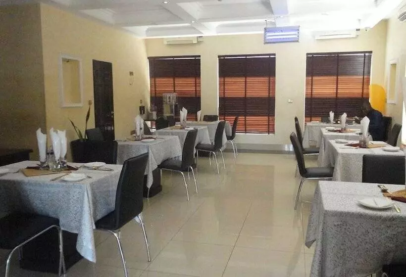 Caesar S Court Hotel And Suites