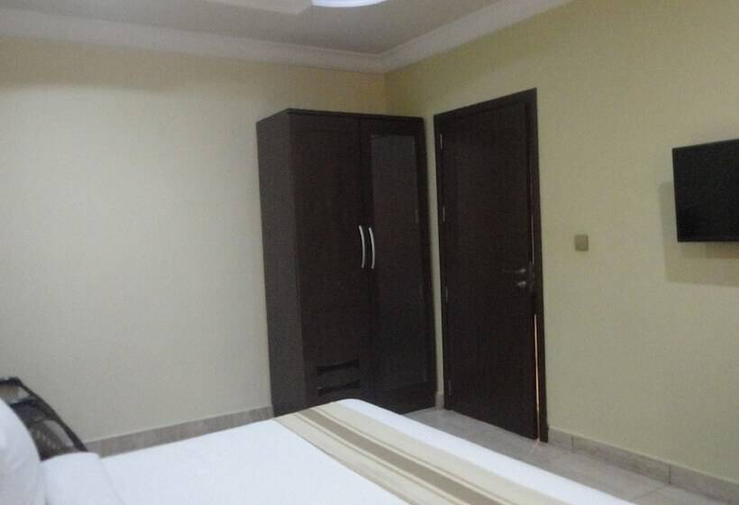 Caesar S Court Hotel And Suites