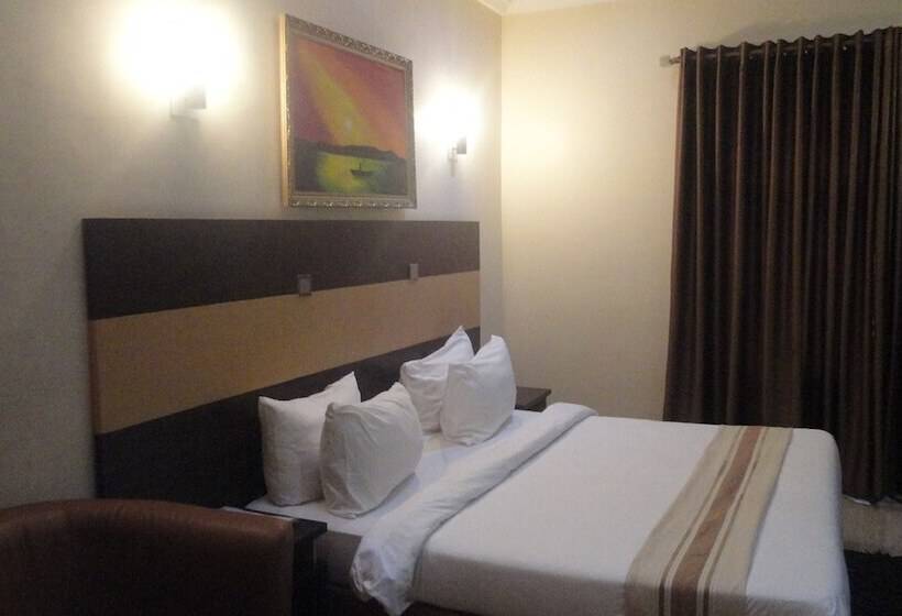 Caesar S Court Hotel And Suites