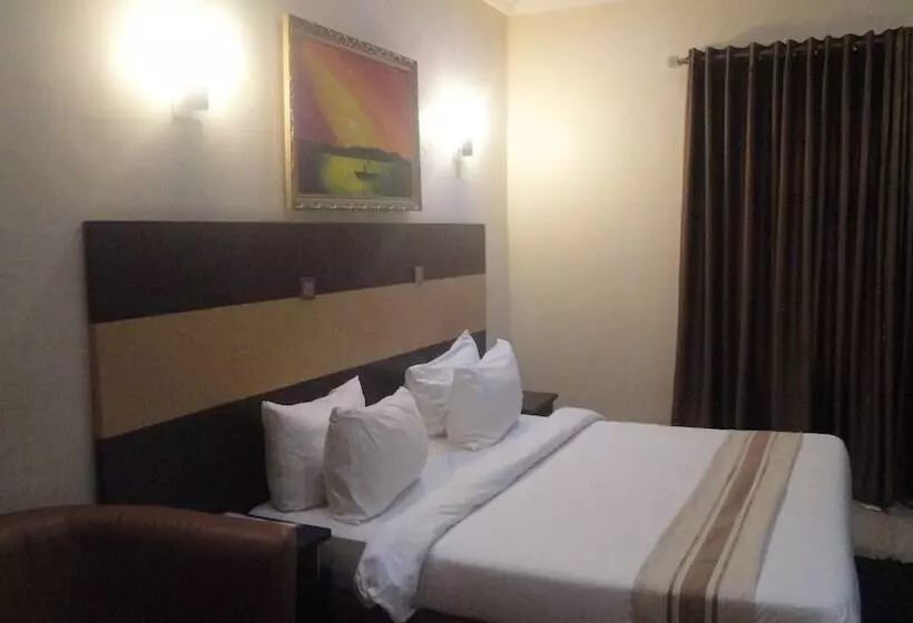 Caesar S Court Hotel And Suites