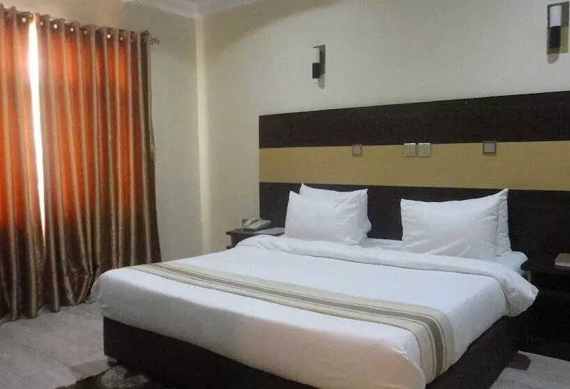 Caesar S Court Hotel And Suites