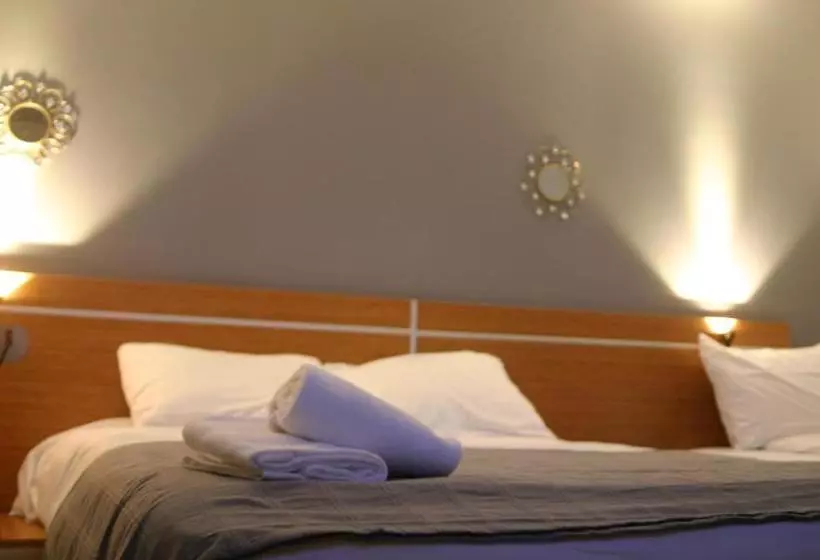 هتل Hôtel Astral