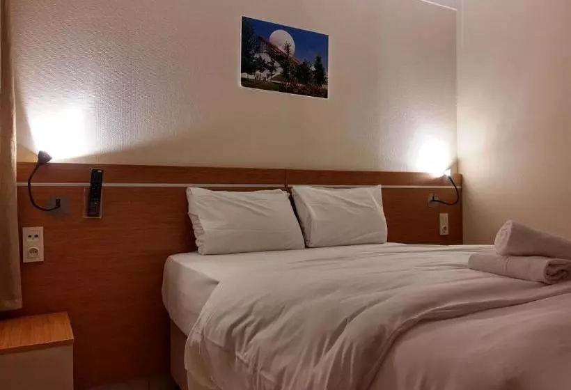 هتل Hôtel Astral