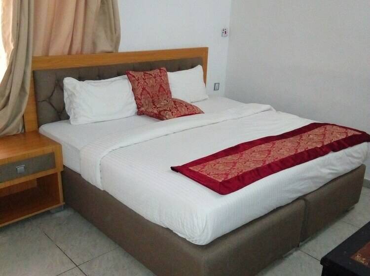 هتل Laurintin Rose