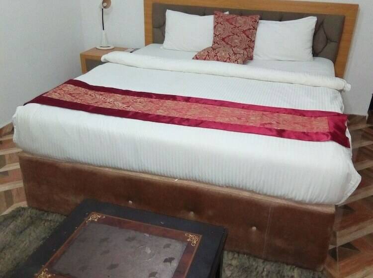 هتل Laurintin Rose