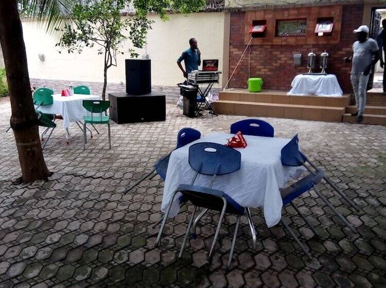 هتل Laurintin Rose