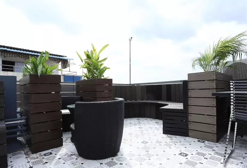 ホテル Treebo Pechis Castle