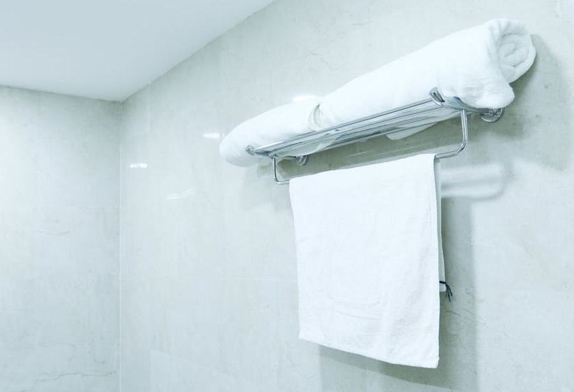 Hotelli Treebo Pechis Castle