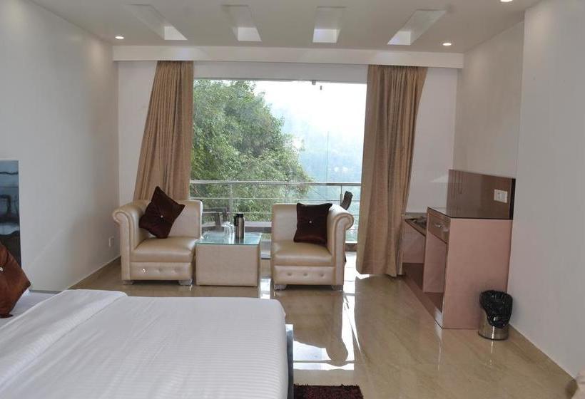 Sky Lark Hotel & Restaurant