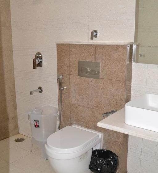 Sky Lark Hotel & Restaurant