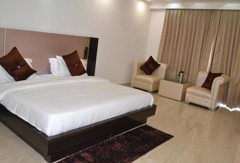 Sky Lark Hotel & Restaurant