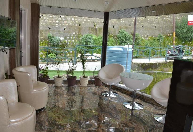 Sky Lark Hotel & Restaurant