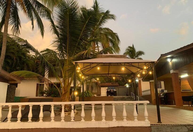 تختخواب و صبحانه Uruka Lodge