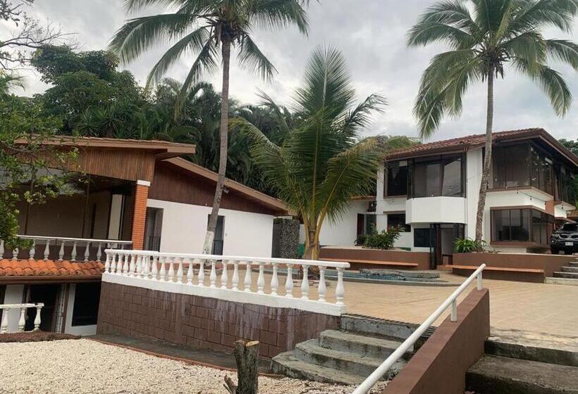 تختخواب و صبحانه Uruka Lodge