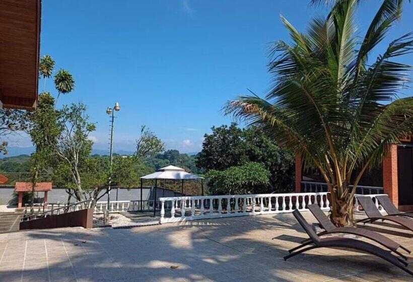 تختخواب و صبحانه Uruka Lodge