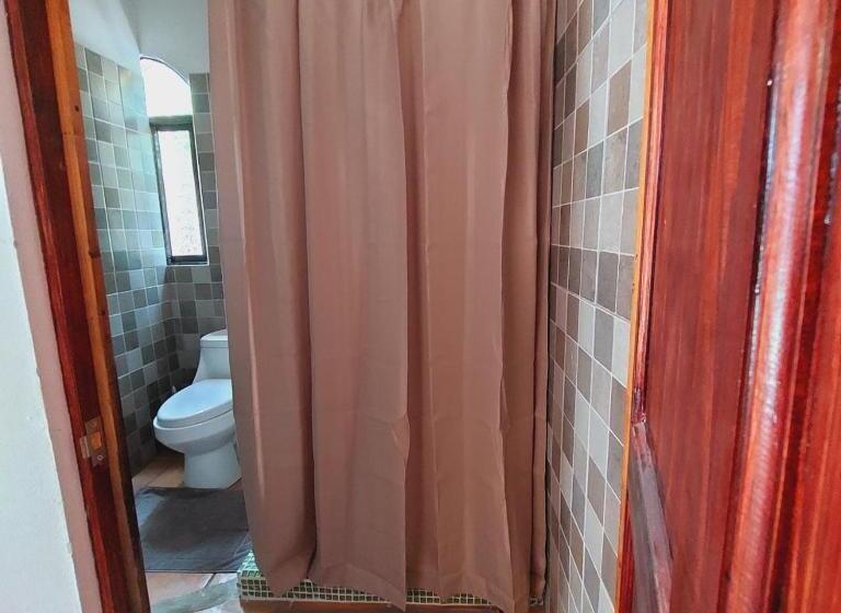 تختخواب و صبحانه Uruka Lodge