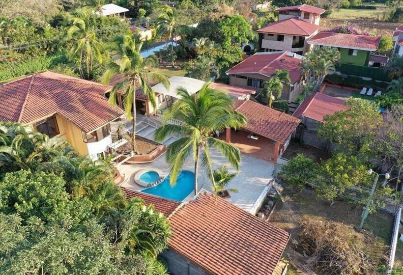 تختخواب و صبحانه Uruka Lodge