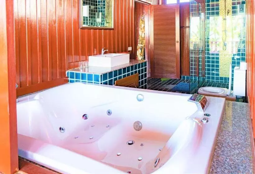 Hotelli Erawan Villa