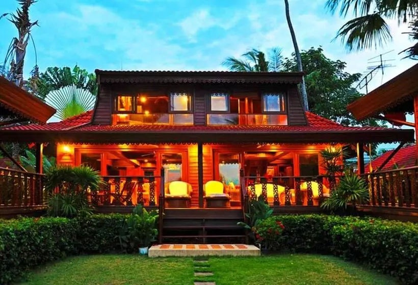 Hotelli Erawan Villa