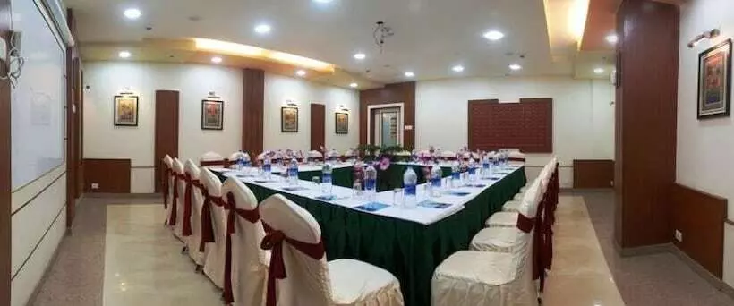 ホテル Nayak Beach Resort