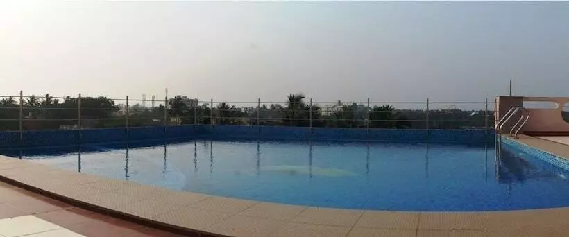 ホテル Nayak Beach Resort