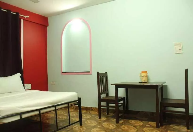 ホテル Oyo 6453 Studios Behind Kfc Calangute