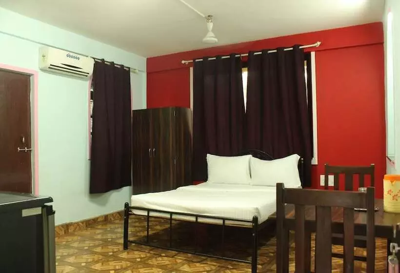 ホテル Oyo 6453 Studios Behind Kfc Calangute