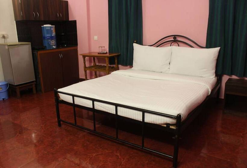 Hotel Oyo 6453 Studios Behind Kfc Calangute